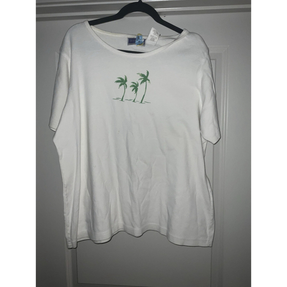 Womans Erika and Co. White And Green Palm Tree Shirt Top Size 2 XL - Picture 1 of 8